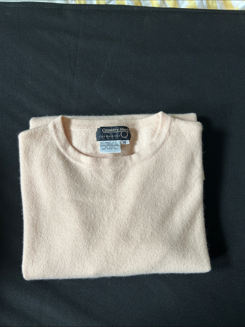 Country cashmere   Woman’s Crewneck Sweater in Light Pink approx 19 x 23,5